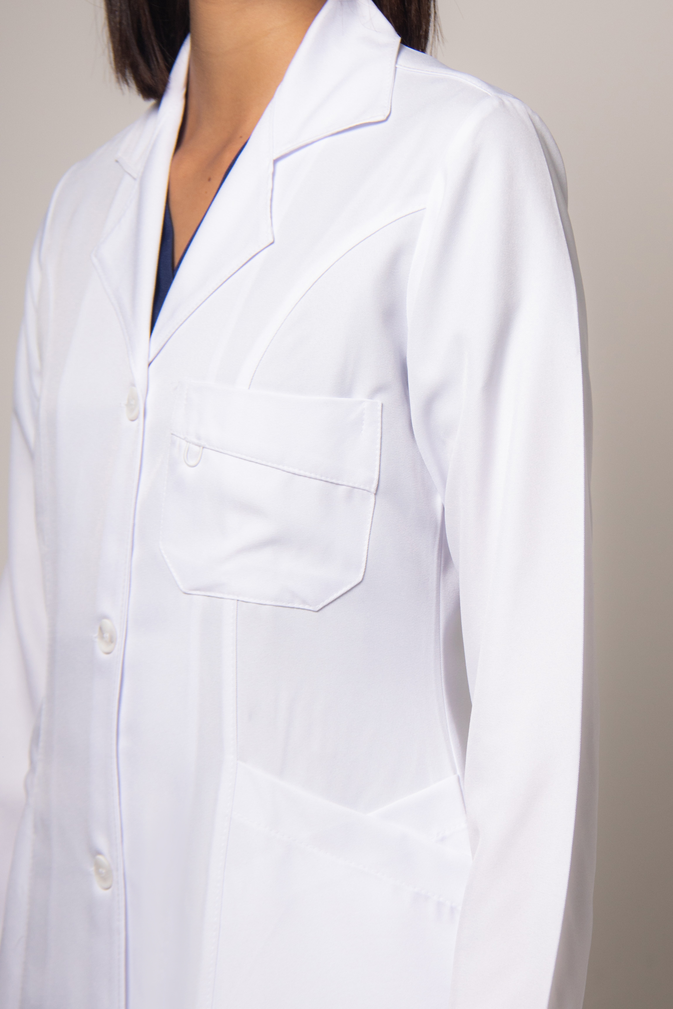 Jaleco Feminino Botão Madrepérola - LAB+ Care — foto 3