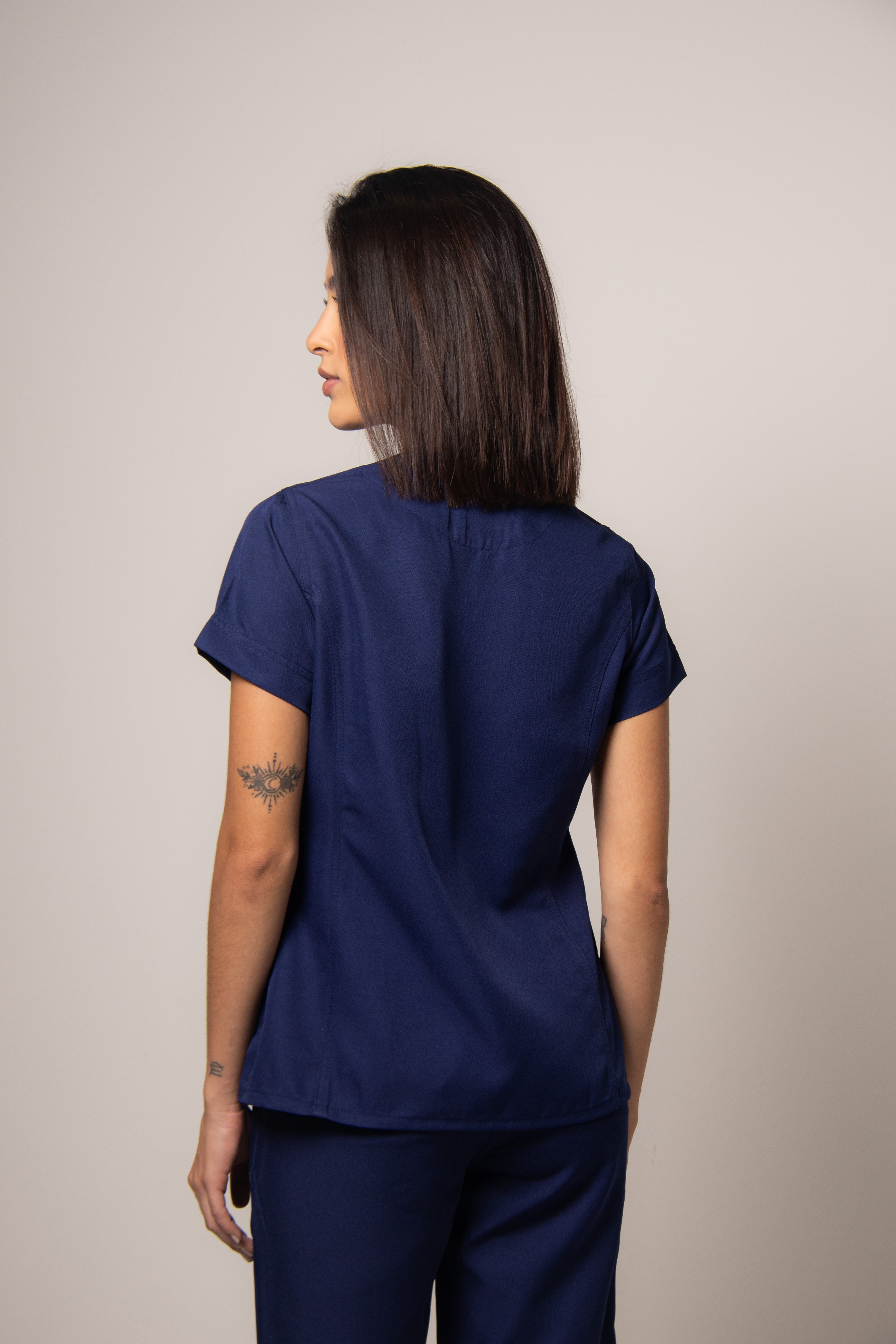Blusa Scrub Feminina - Essentials Prime — foto 4