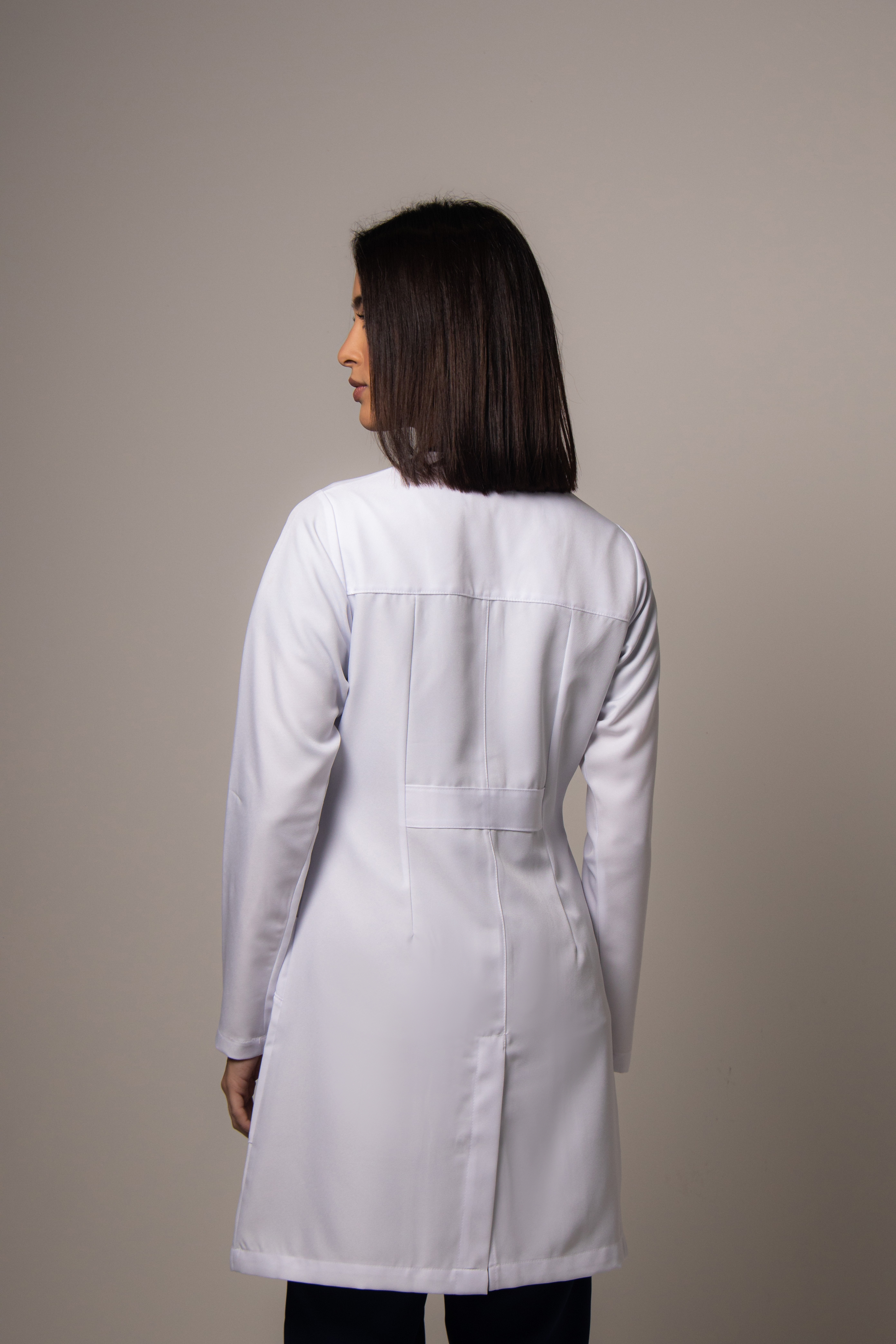 Jaleco Feminino Gola V - LAB+ Care — foto 4