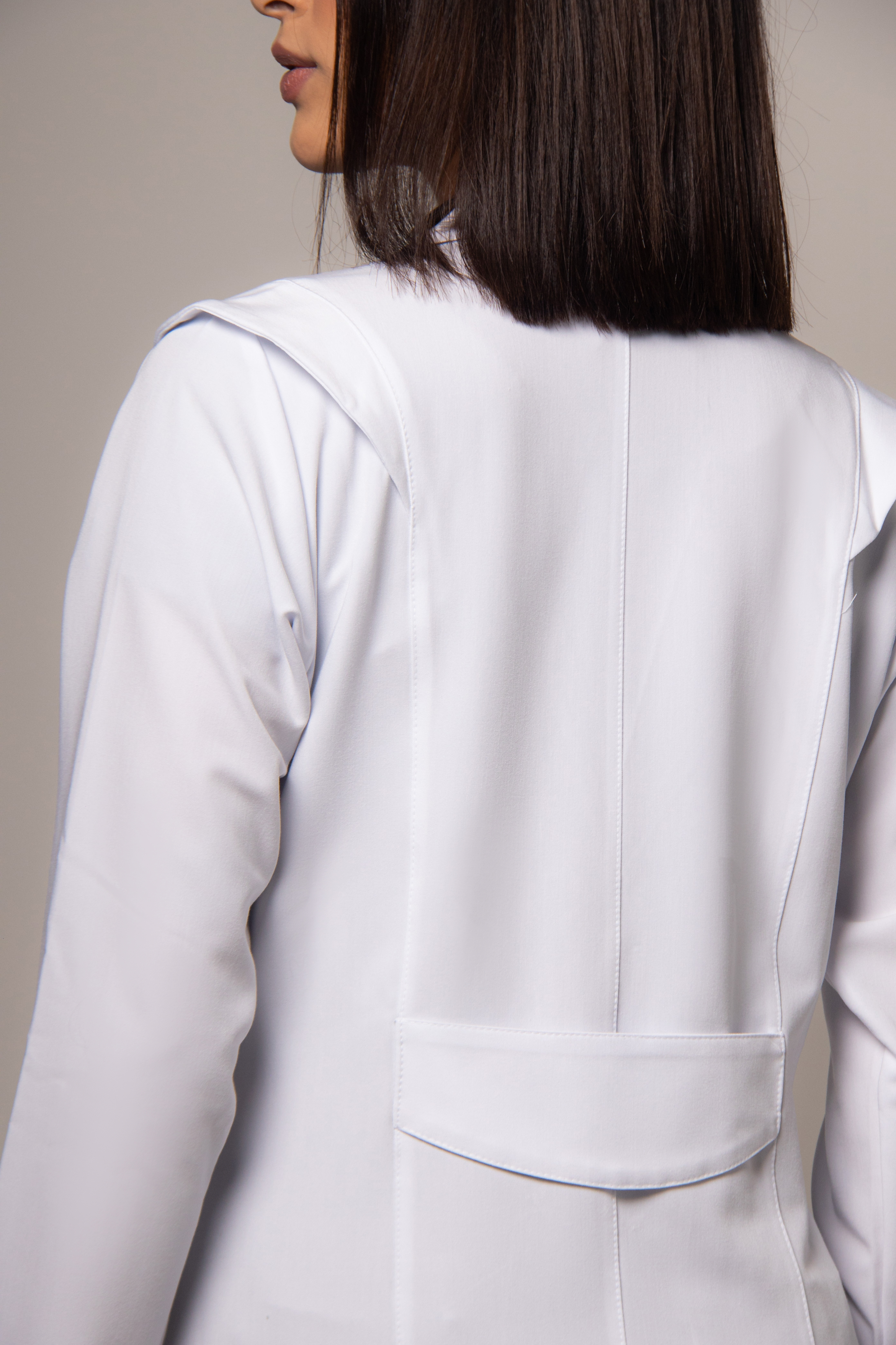 Jaleco Feminino Gola Smokey - LAB+ Science — foto 6