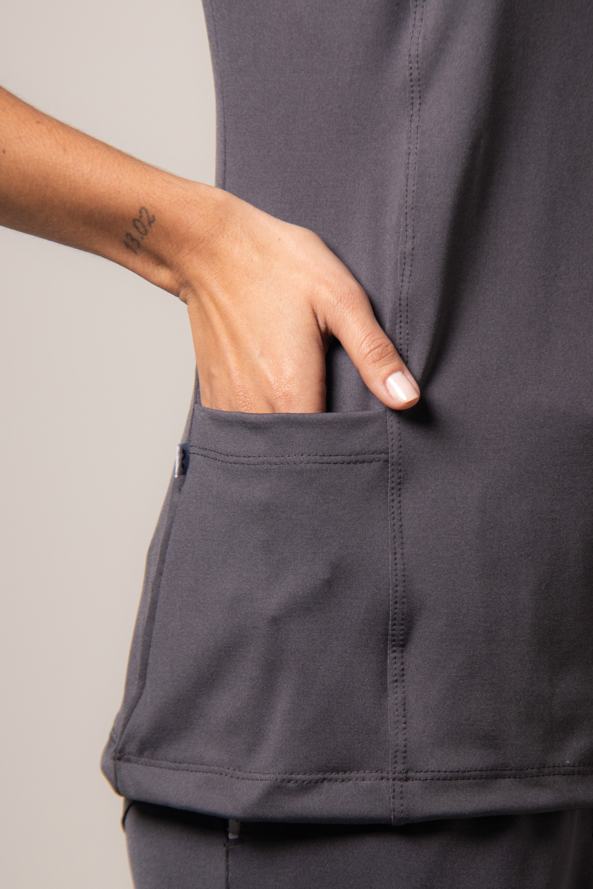 Blusa Scrub Feminina - Authentic Modern — foto 3